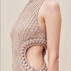 Elegant Sleeveless Knit Dress